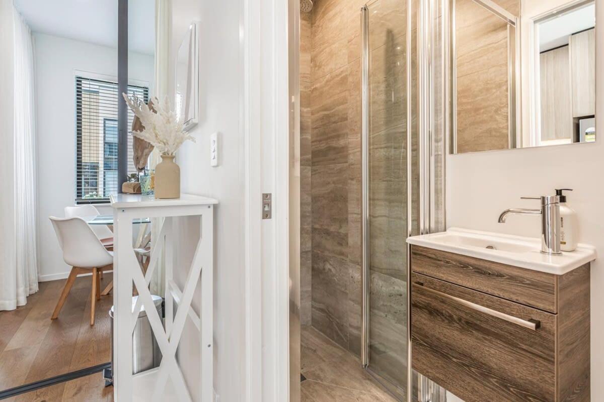 Fresh & Sleek Grey Lynn Unit With Private Patio Apartamento Auckland Exterior foto