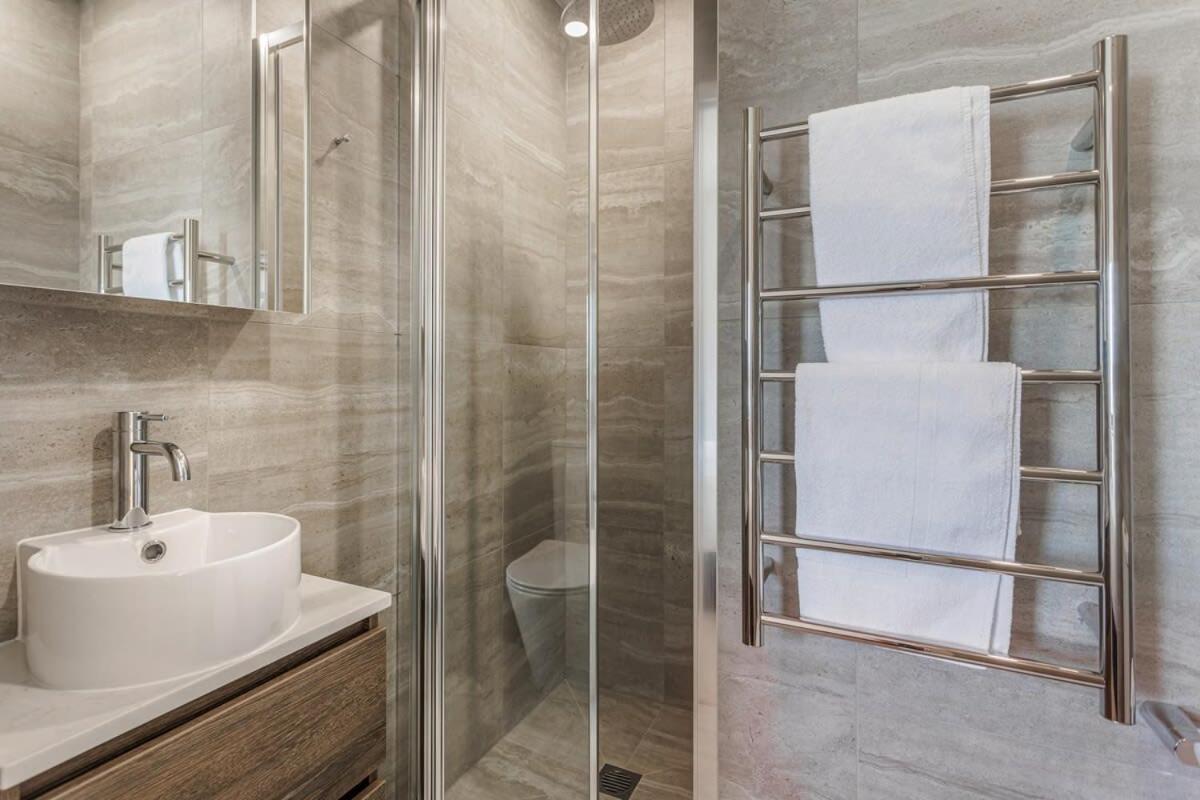 Fresh & Sleek Grey Lynn Unit With Private Patio Apartamento Auckland Exterior foto