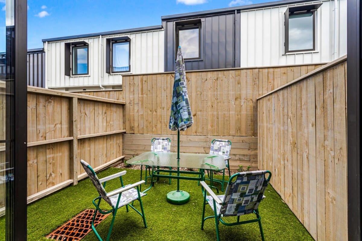 Fresh & Sleek Grey Lynn Unit With Private Patio Apartamento Auckland Exterior foto
